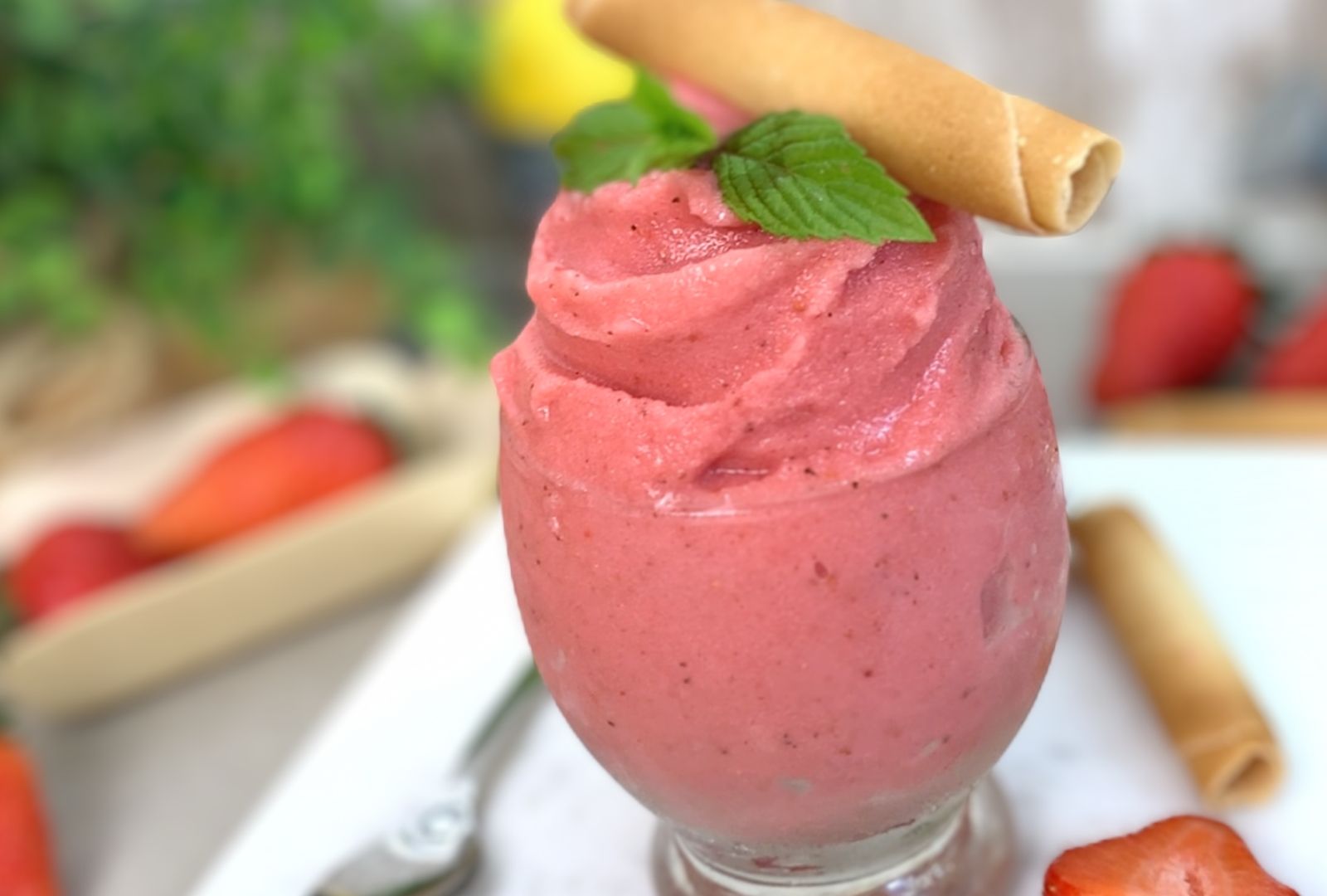 Glace à la fraise maison gourmande et trés peu sucrée
