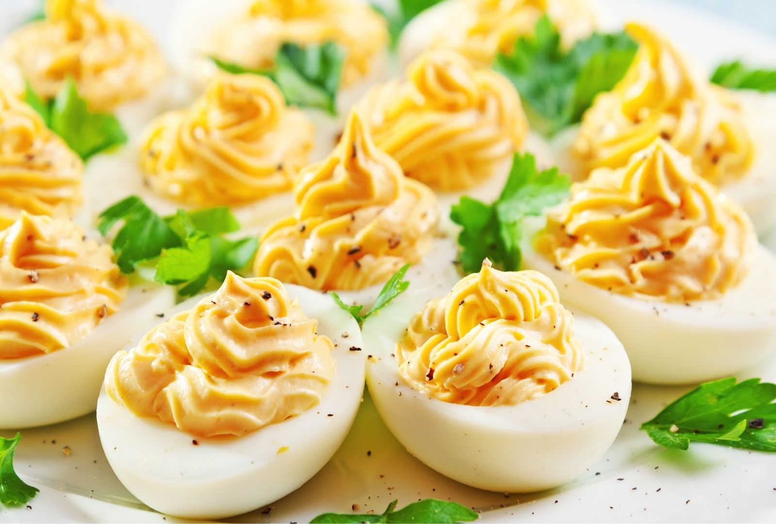 Œufs mimosa légers à la moutarde – sans mayo, sans huile ou presque riches en goût
