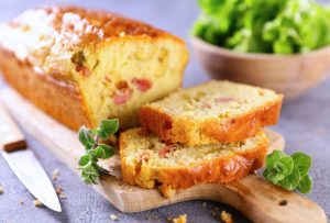 Cake salé léger aux lardons et olives