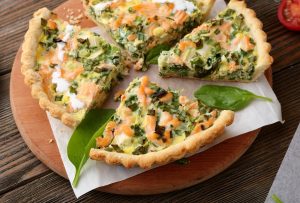 Quiche légère au saumon, oseille et ciboule