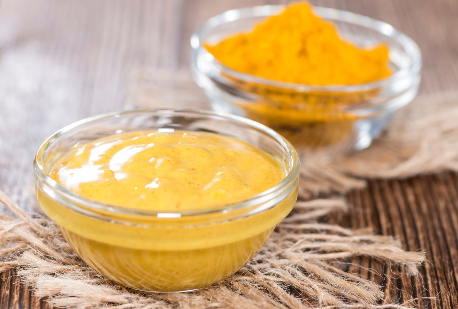 Sauce légère au yaourt, curry et moutarde