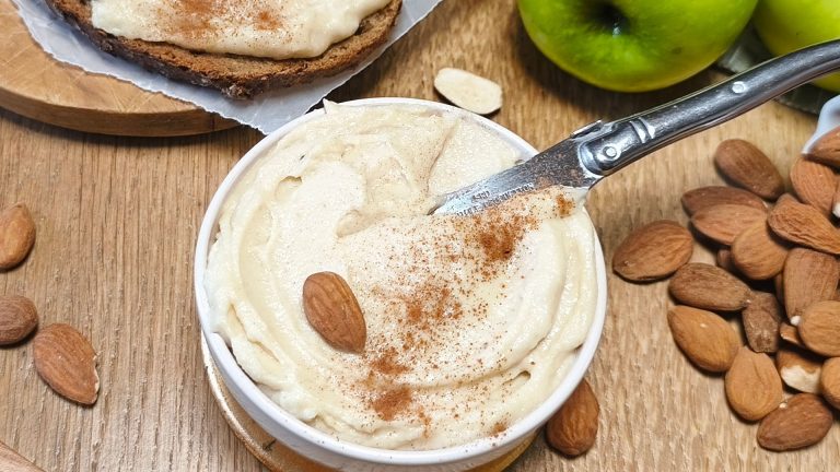 Beurre de pommes aux amandes – pâte à tartiner diététique