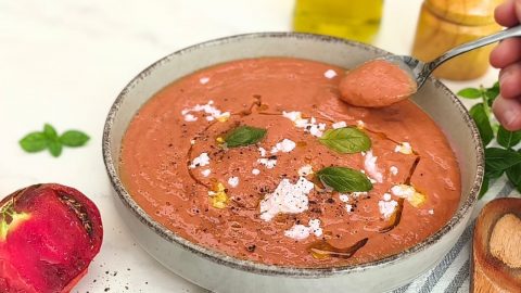 Gaspacho de tomates concombres et basilic